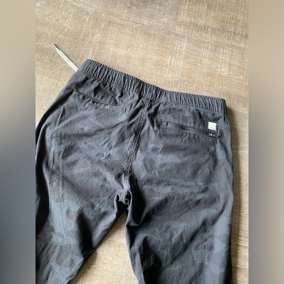 vuori women’s camo ripstop pants jogger utility sz small *holes - Picture 4 of 12